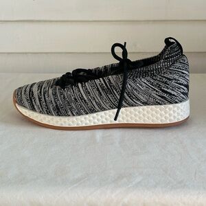 J Slides Urban Support Black and White Knit Sneakers Sz 6